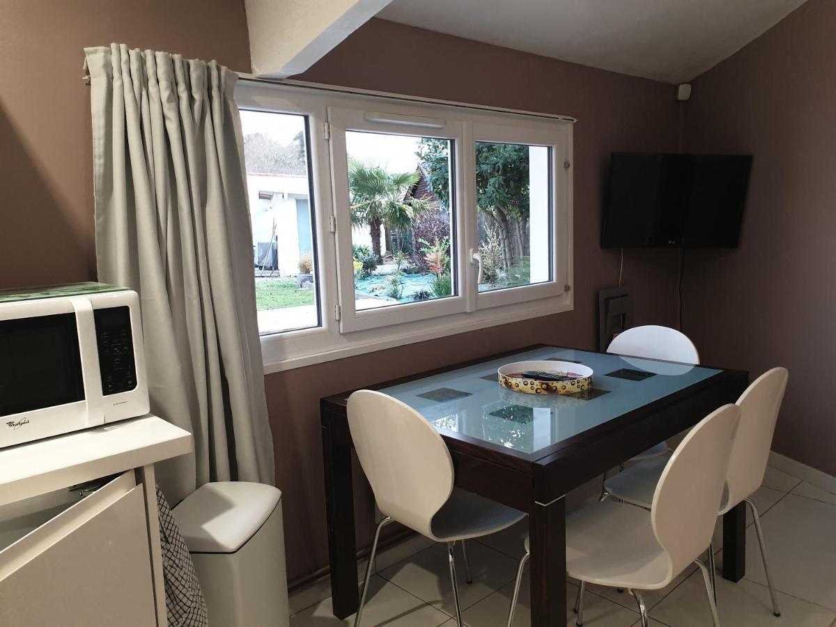 לבן Maisonnette Guest House מראה חיצוני תמונה